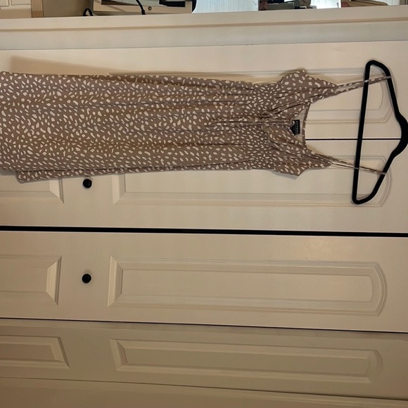 Kittenish pattern dress - Picture 2 of 3